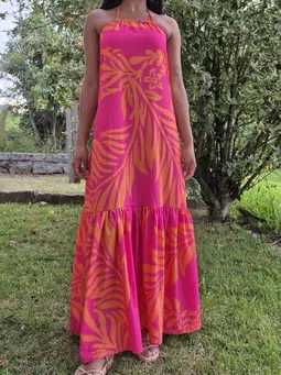 Vestido com babado franzido